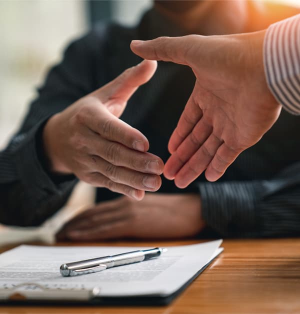 Sus abogados de confianza en Ribeira y Padrón